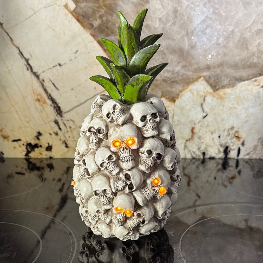 Skull Pineapple Decor with lit Eyes